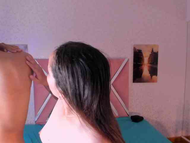 natasha-and-zoe webcam