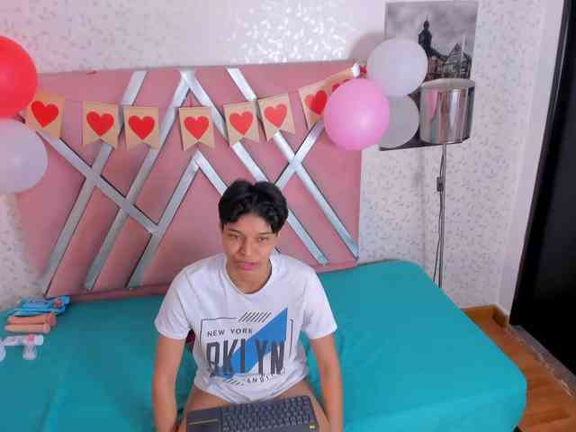 natasha-and-zoe webcam