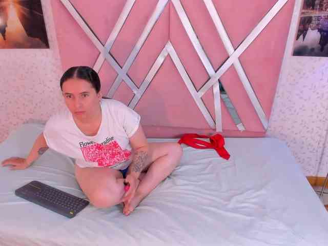 natasha-and-zoe webcam