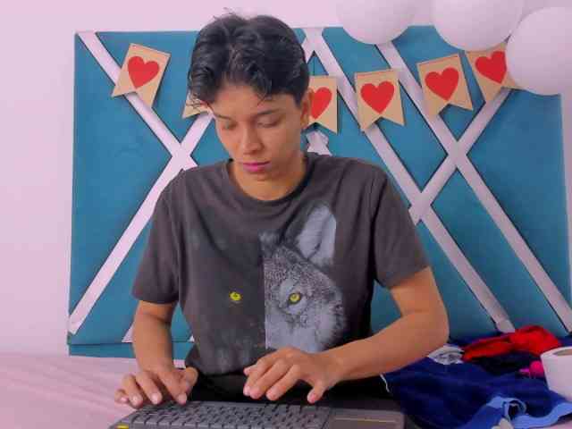 natasha-and-zoe webcam