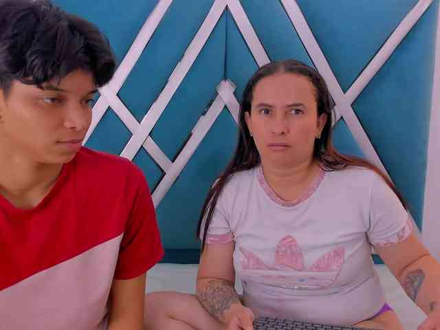 natasha-and-zoe webcam