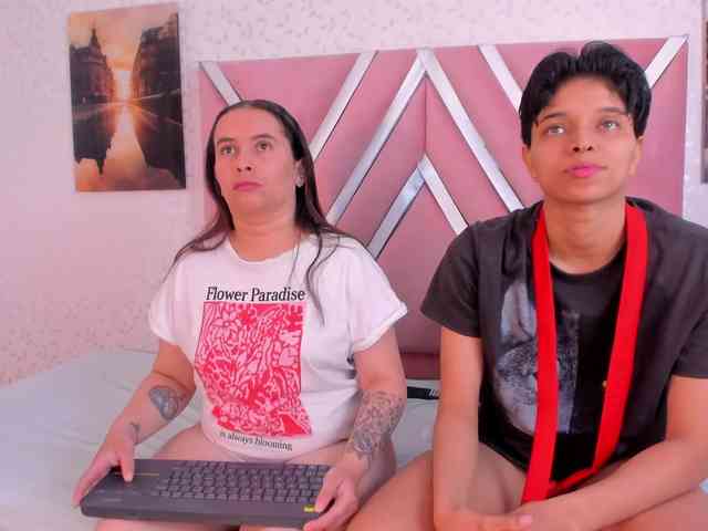 natasha-and-zoe webcam