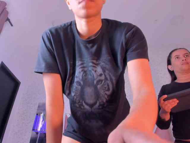 natasha-and-zoe webcam