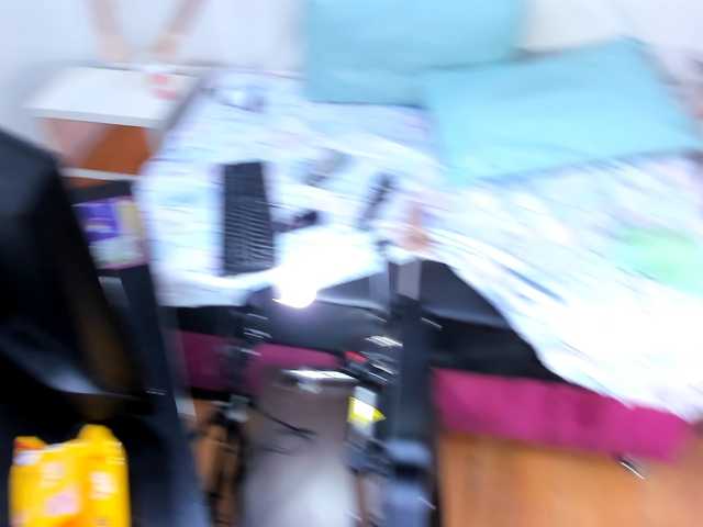 Faehlis's BongaCams show and profile