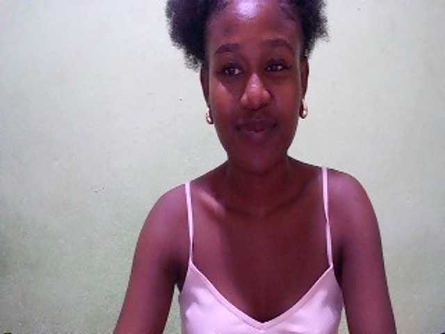 Webcam performer Zinah (Zinah1) online show Zinah (Zinah1)