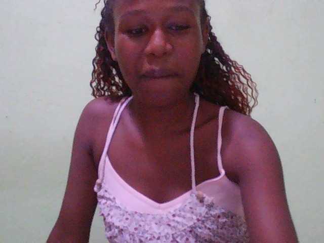 Zinah1, une amatrice française avec qui discuter et avoir du sexe