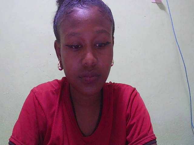 Zinah1 webcam bongacams model stream image