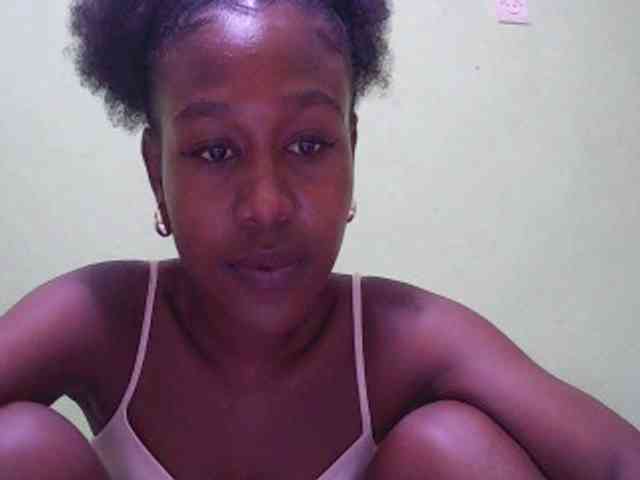 Zinah1 Live Webcam on BongaCams