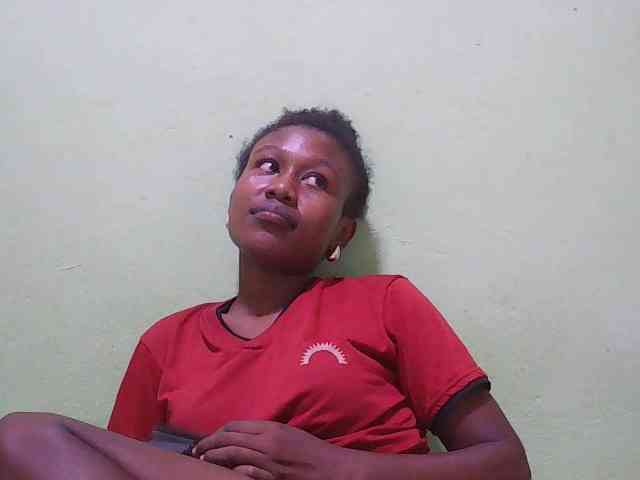 Zinah1 Live Webcam on BongaCams