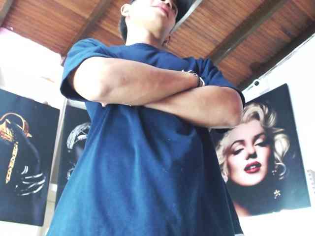 Crissex3 Live Webcam on BongaCams