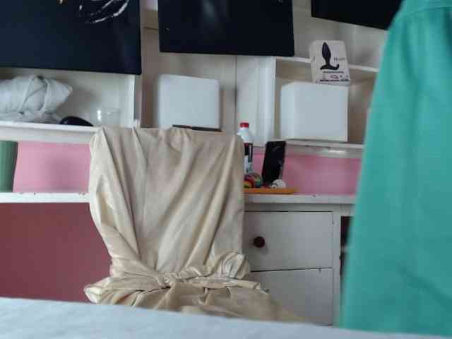 Crissex3 Live Webcam on BongaCams