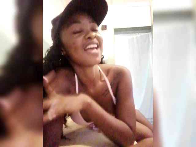 Queen-ivvy Live Webcam on BongaCams