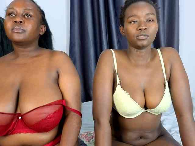 Pretty-Titties webcam