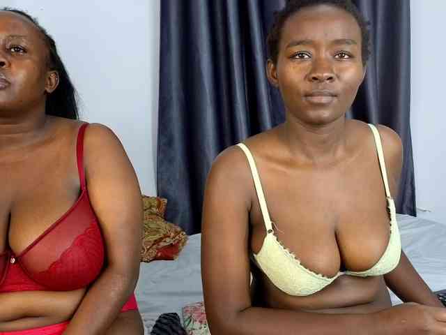 Pretty-Titties webcam