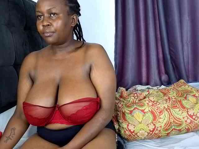 Pretty-Titties webcam