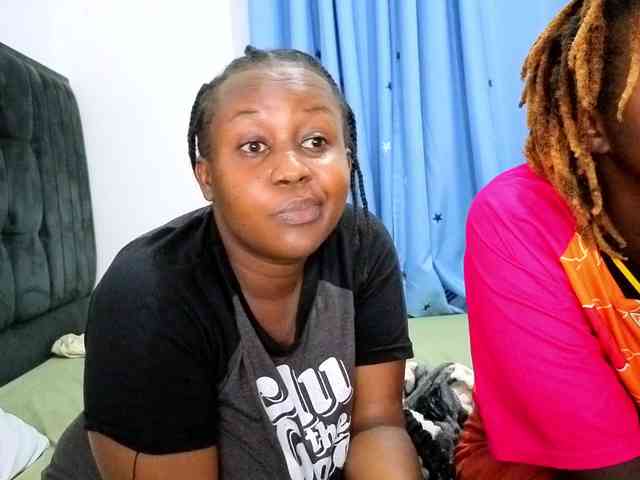 Pretty-Titties webcam