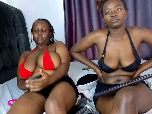 Pretty-Titties webcam