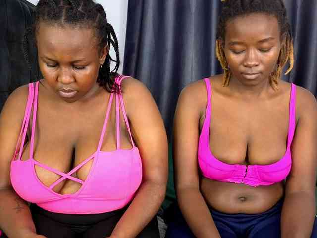 Pretty-Titties webcam