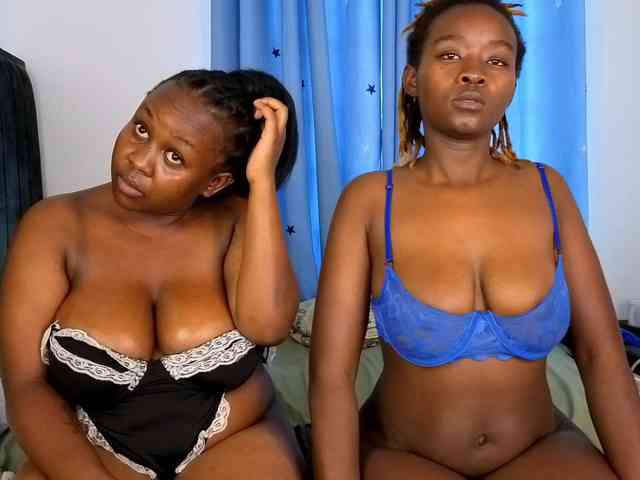 Pretty-Titties webcam