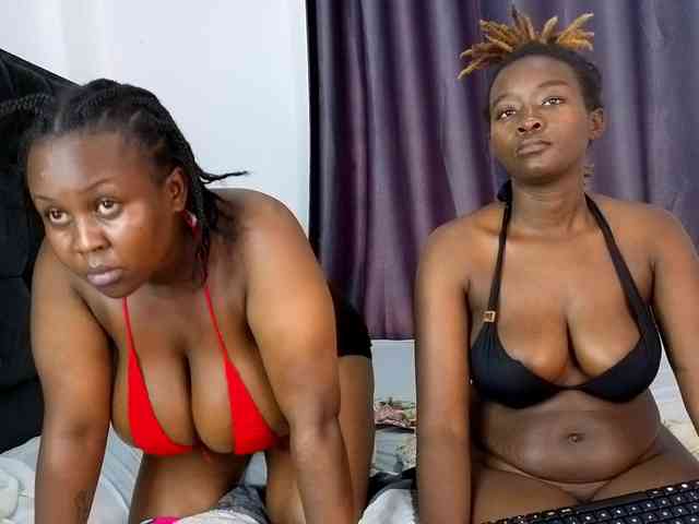 Pretty-Titties webcam