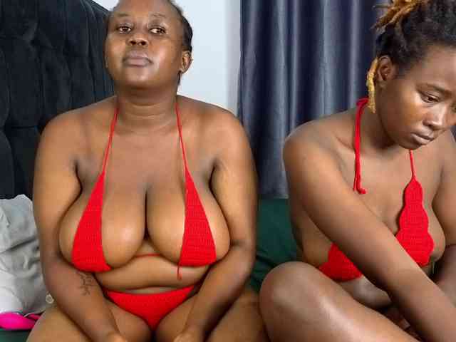 Pretty-Titties webcam