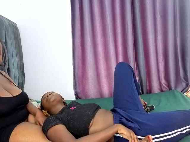 Pretty-Titties webcam