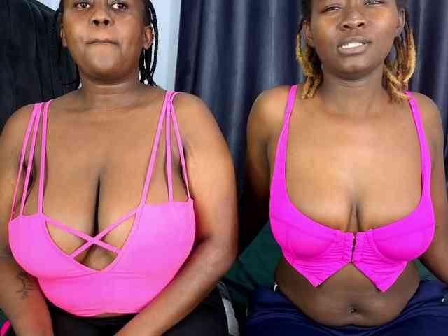 Pretty-Titties webcam