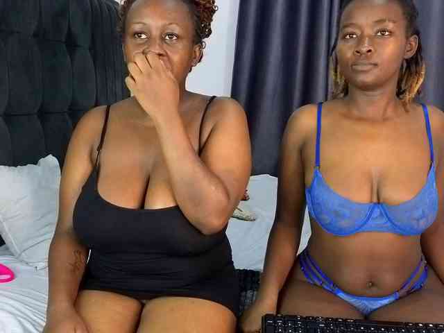 Pretty-Titties webcam