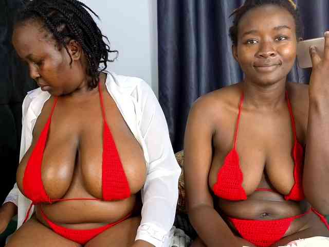 Pretty-Titties webcam