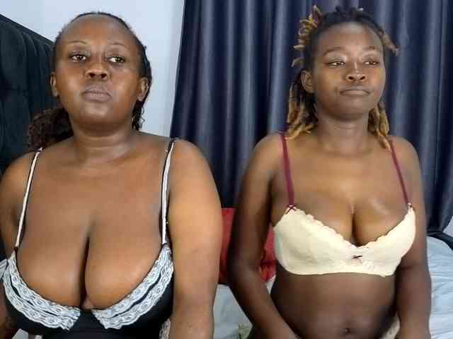 Pretty-Titties webcam