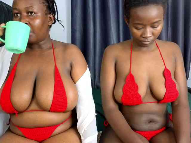 Pretty-Titties webcam