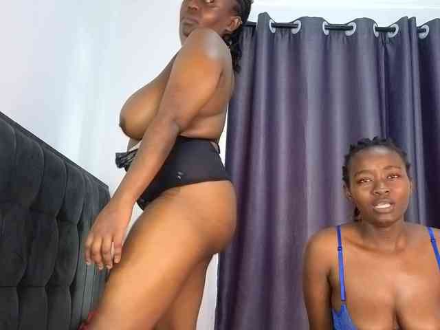 Pretty-Titties webcam