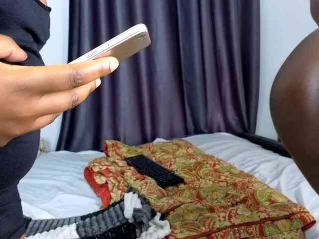 Pretty-Titties webcam