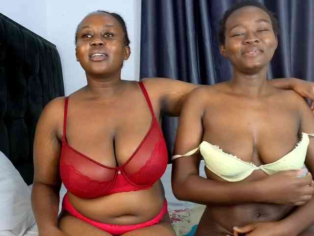 Pretty-Titties webcam