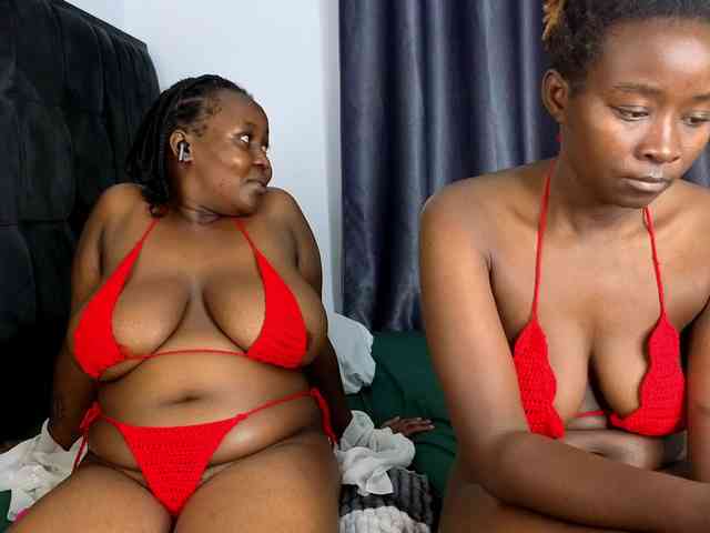 Pretty-Titties webcam