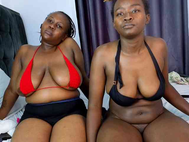 Pretty-Titties webcam