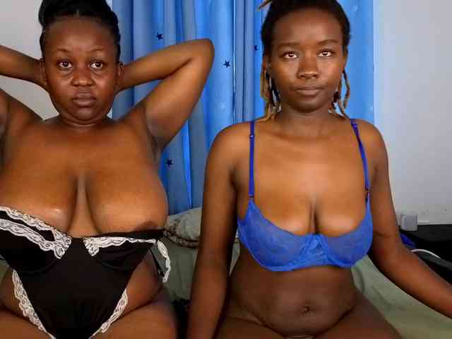 Pretty-Titties webcam