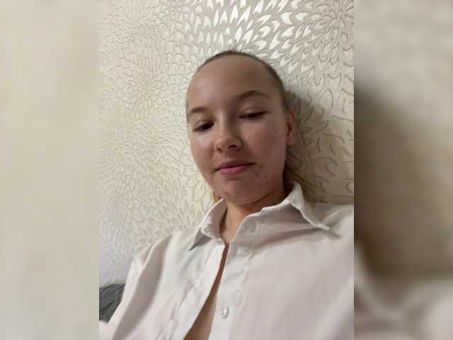 Bunniesss's BongaCams show and profile