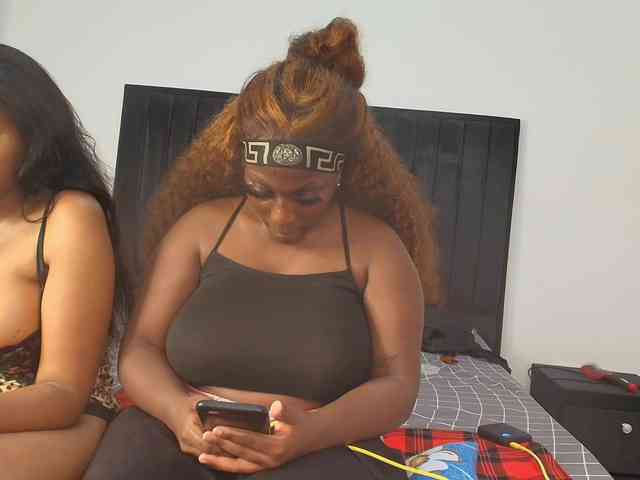 Tasty-titties webcam