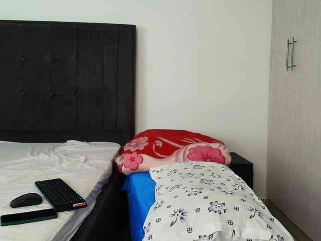 Tasty-titties webcam