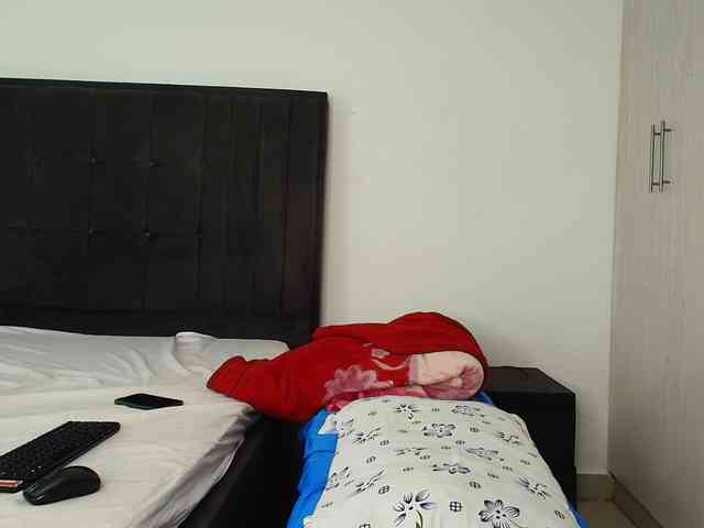 Tasty-titties webcam