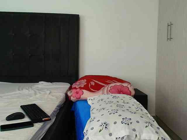 Tasty-titties webcam