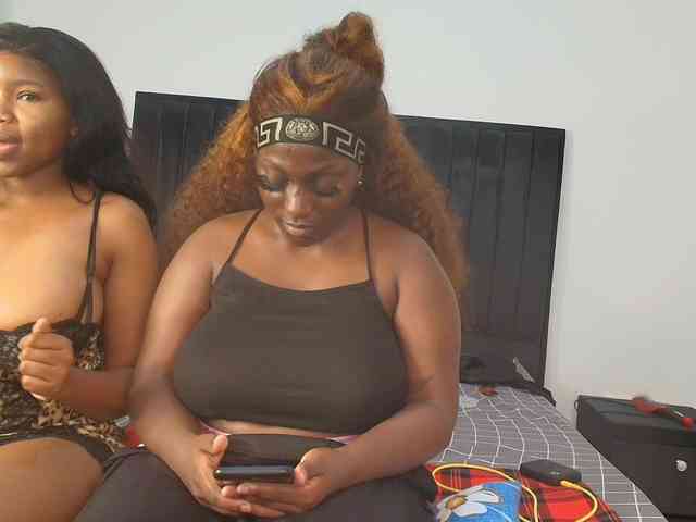 Tasty-titties webcam