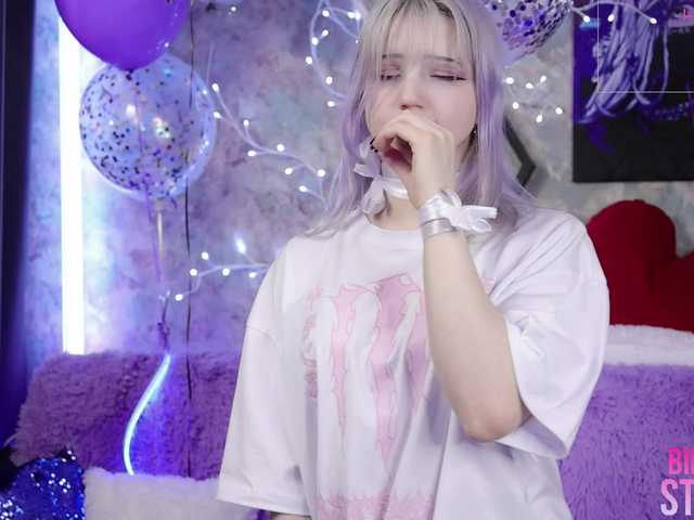 Yunakiss's BongaCams show and profile
