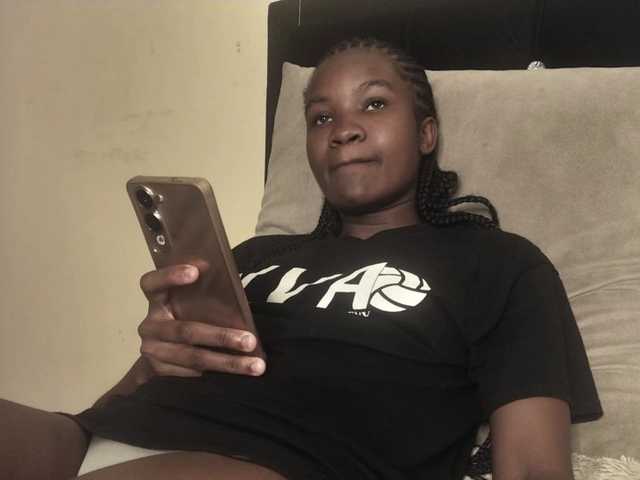 Sexylina25's BongaCams show and profile