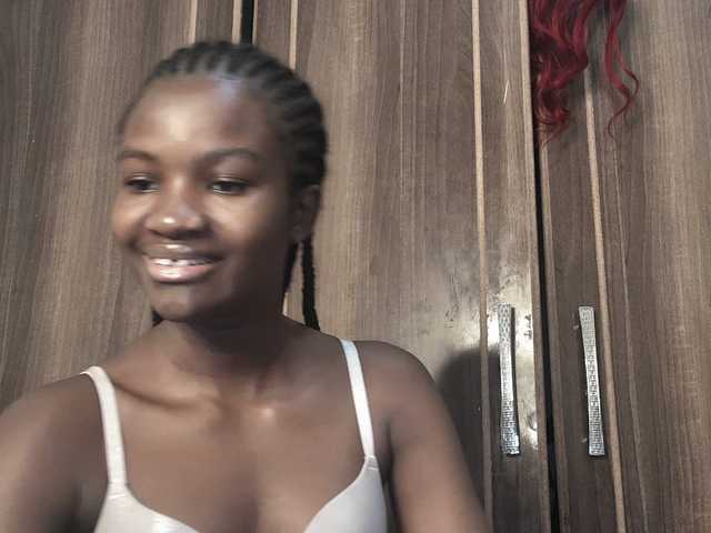 Sexylina25's BongaCams show and profile