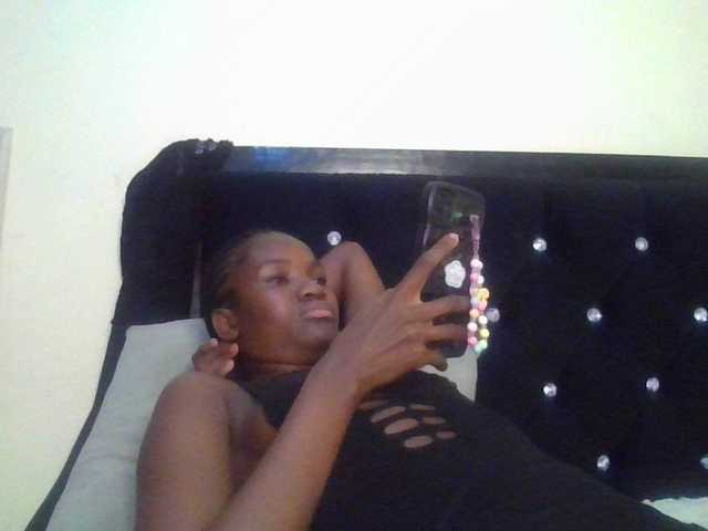 Sexylina25's BongaCams show and profile