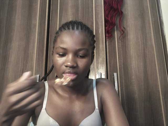 Sexylina25's BongaCams show and profile