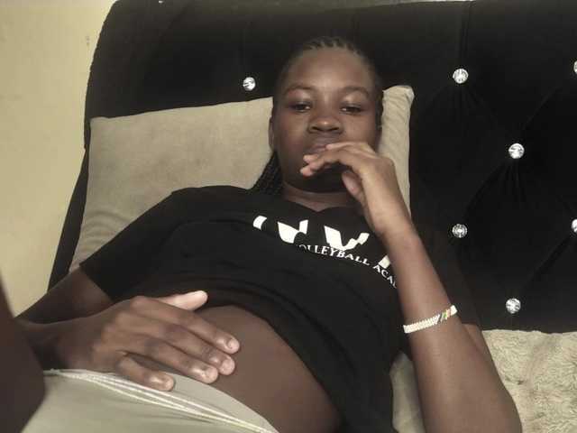 Sexylina25's BongaCams show and profile