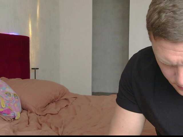 CandySurprise19's BongaCams show and profile